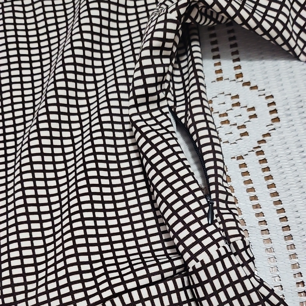 Patterned Midi Dress - Picture 10 of 12